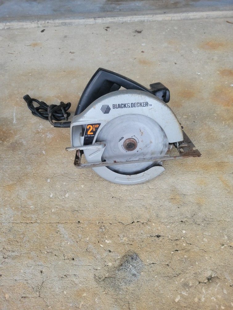 Black& Decker Table Saw