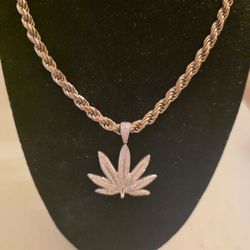 Silver Marijuana Pendant & Chain