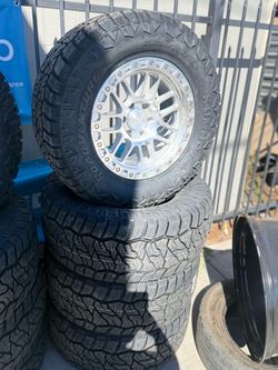 Raptor wheels and tires 17” with 35”