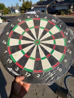 Dart Board new/ No darts