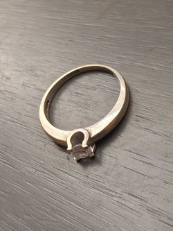 14k white gold Size 5 ring