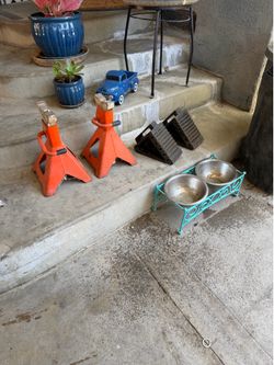 Jack stands and wheel chuck