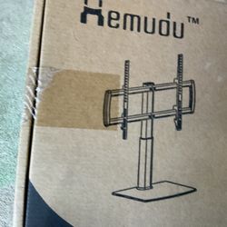 A TV mountain, And A Trash Pickup (NO SHIPPING) 