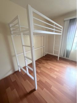 Literal de metal living space