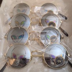 New 4 Boys Or Girls Holographic Alien Sunglasses. Perfect For Halloween Or Parties. Black Or Gold Frame