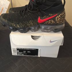 W Nike Air Vapor Max Flyknit2  Size 9