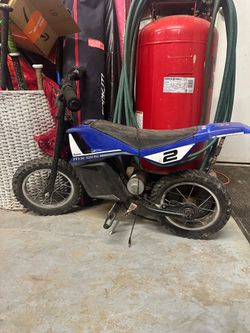 Razor MX125 Dirt Rocket – Electric-Powered Dirt Bike