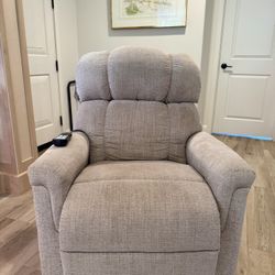 Power Lift Recliner Like NEW! Smaller size