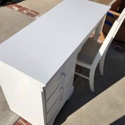 Stanley 3 Pc. White Vanity Set