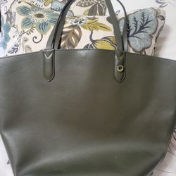 Woman's  Large  Tote Handbag 