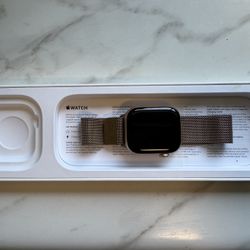 Apple Watch Series 10 – Rose Gold (Brand New)