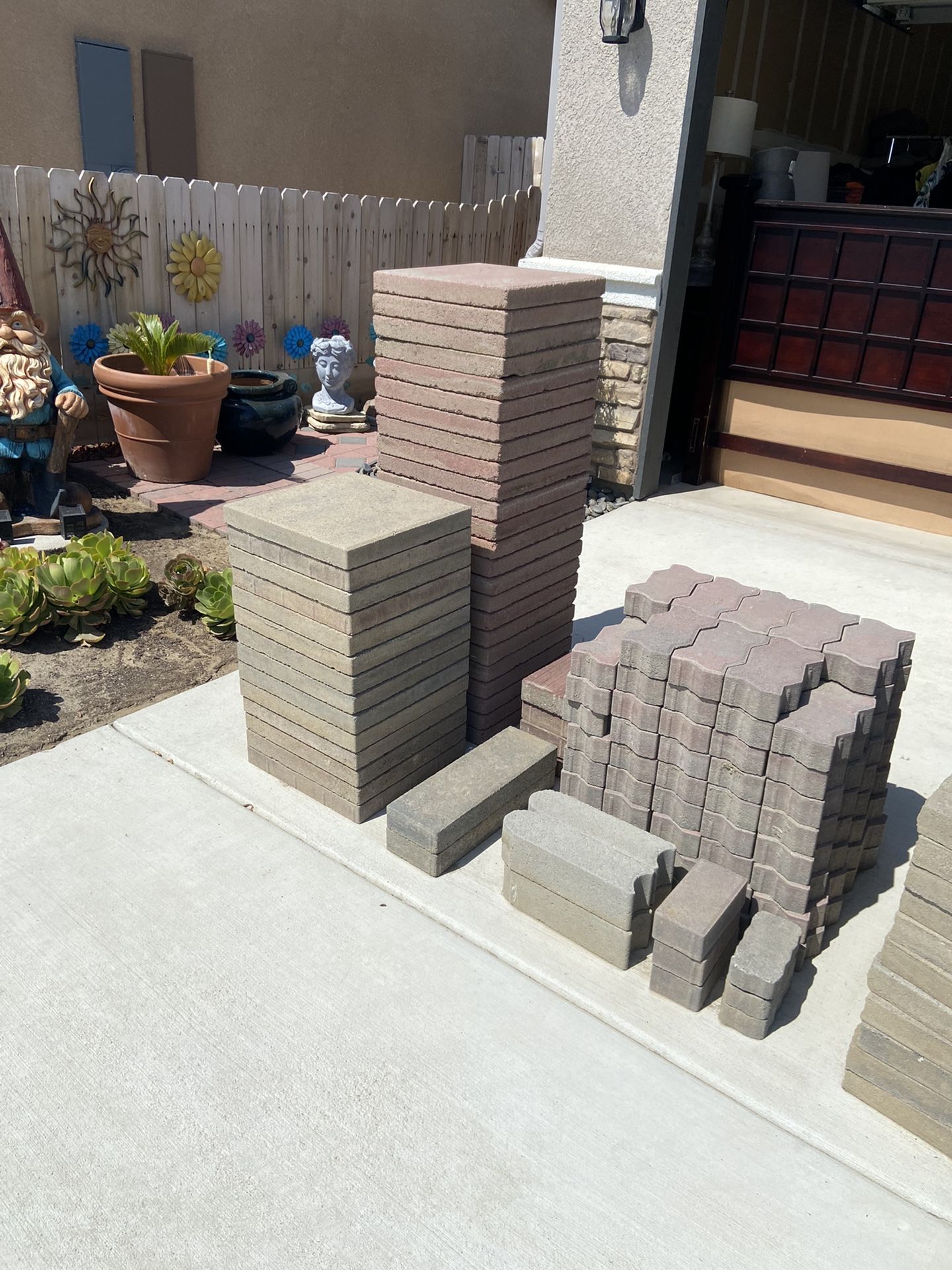 Assorted Brick Square Red Brick for Sale in Tulare, CA OfferUp