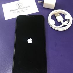 Factory unlocked iPhone x 64 gb, excellent conditions store warranty 