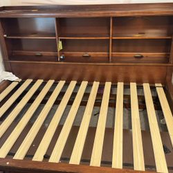 Full Size Bed Set With 5 Drawer 