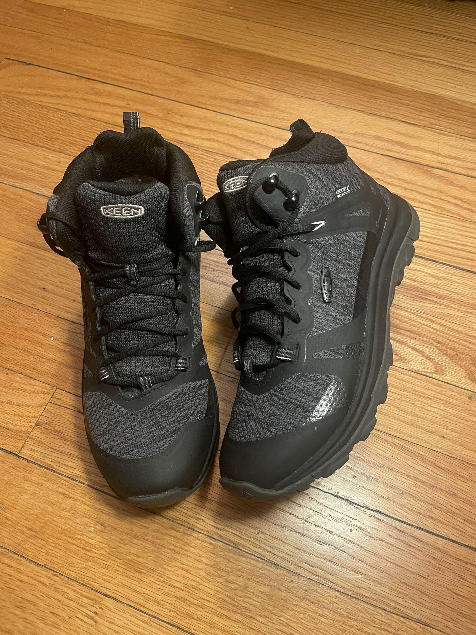 KEEN Terradora II Mid Keen.Dry Waterproof Boots Womens 8 W Black Hiking Boots