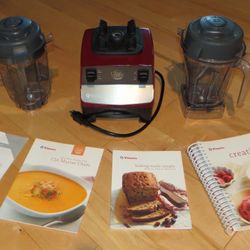 Vitamix Creations Turbo Blender VM0102 W/2 Pitchers Red Works + Bonus Books