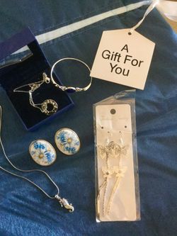 Lovely Silver Jewelry 🌿🌷🌿 Welcome to visit , each sells separately 🌷