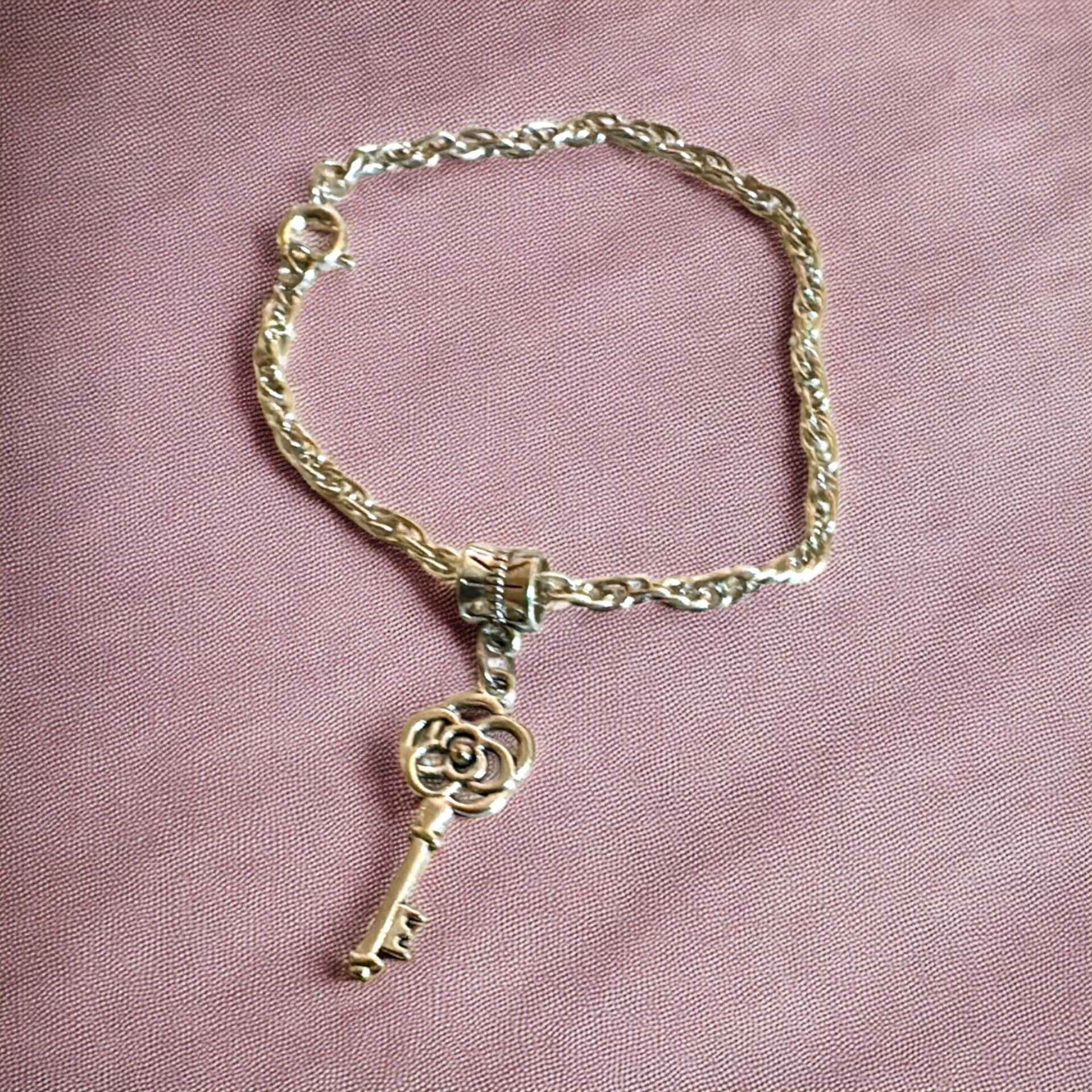 Elegant Silver Key Charm Bracelet 8 cm approx