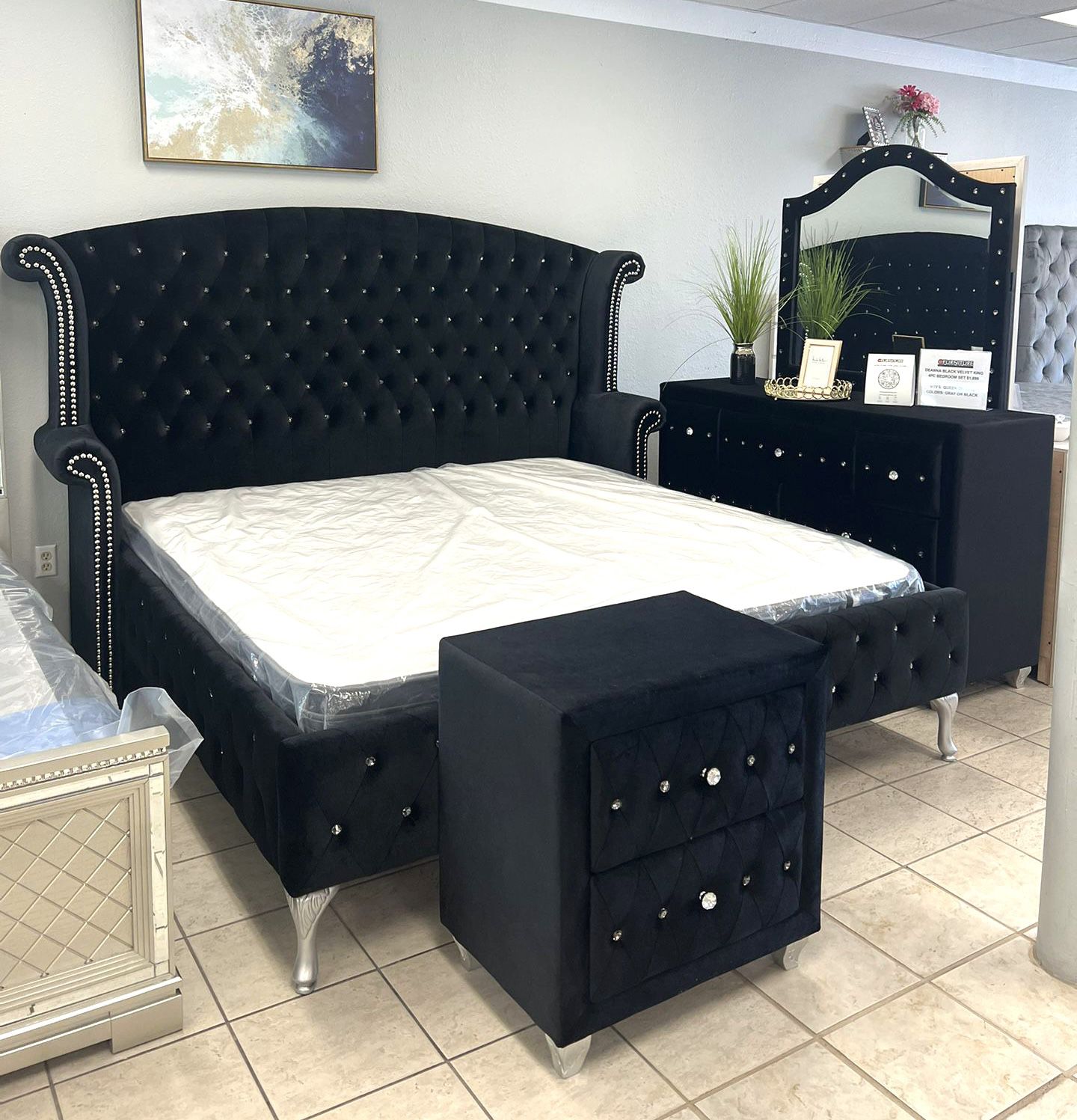 Velvet 4 Piece Queen Bedroom Set 🔥available In Black , Grey , Blue & Beige 