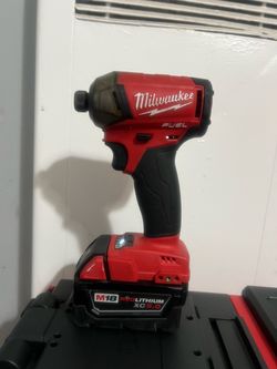 Milwaukee M18 Fuel impact And Battery