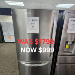 33 In. W 26 Cu. Ft. Bottom Freezer Refrigerator W/multi Air Flow And Smart Cooling 