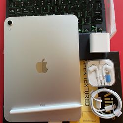 256gb Apple IPad 10th Generation (10.9” Liquid Retina / Latest 2022 ) with pen, keyboard, case & Accessories (warranty 02/ 2025)