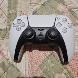 PS 5 CONTROLLER 