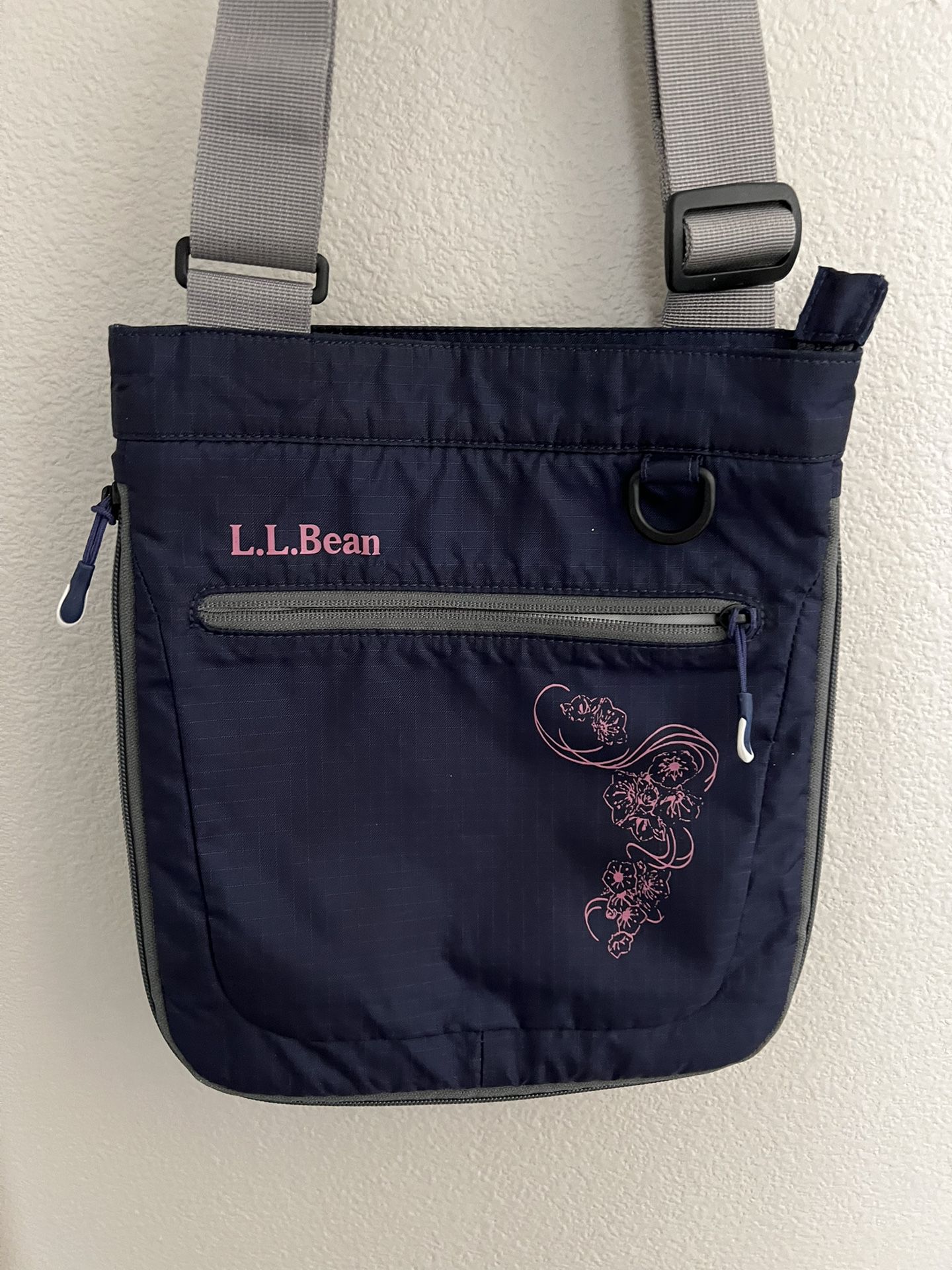 L.L. Bean Expandable Crossbody Bag LIKE NEW!!!