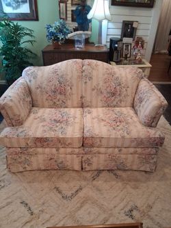 Floral Upholstered Loveseat