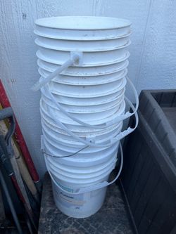 Many Sizes White Plastic Buckets Containers