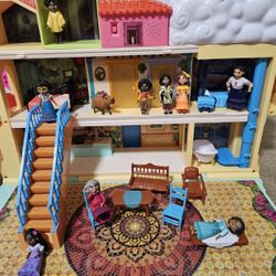 Casita Madrigal Toy