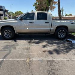 2005 Dodge Dakota