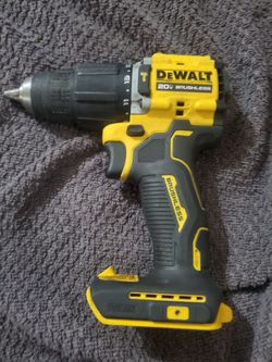 Dcd799 atomic ½ inch hammer drill, good condition. Tool only, non negotiable price. Won't respond to lower offers