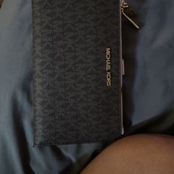 Michael Kors wallet 