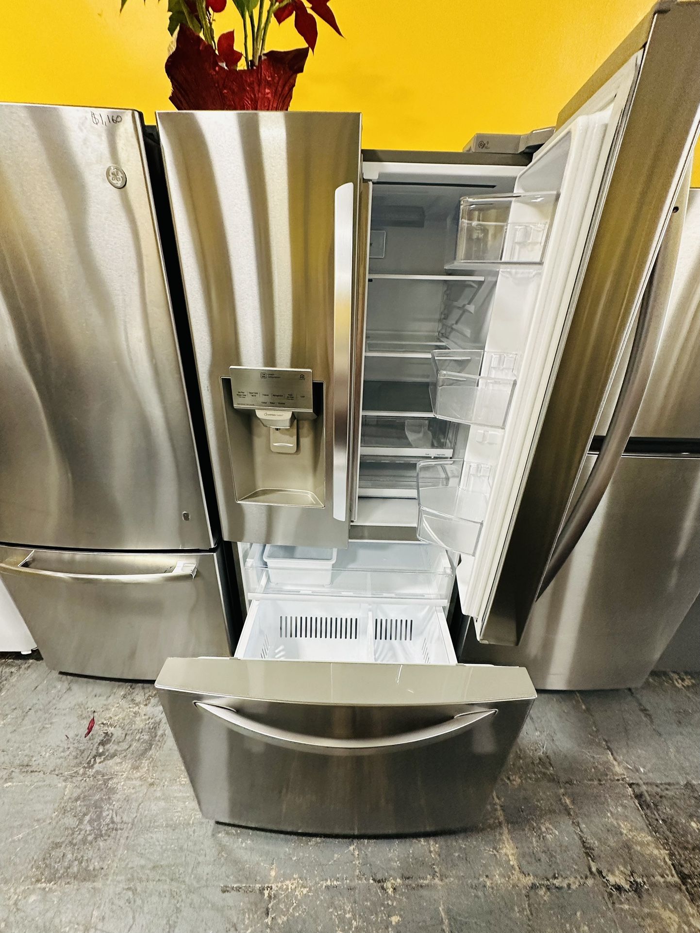 Refrigerator 32 width 