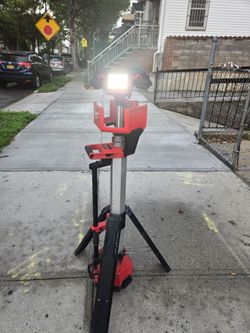 Milwaukee rocket light $300