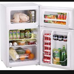 Compact Refrigerator / FREEZER  3.2