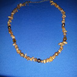 Very Pretty Small Stone And Amber Neaded Necklace (J15)