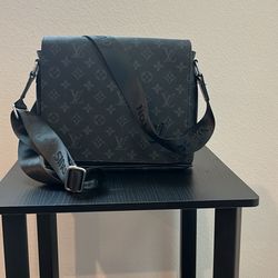 Louis Vuitton- District PM Bag