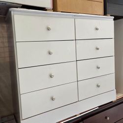 Eight Drawers Dresser With Rails 