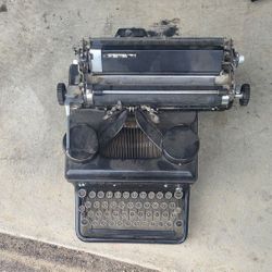 1930 Royal Typewriter 