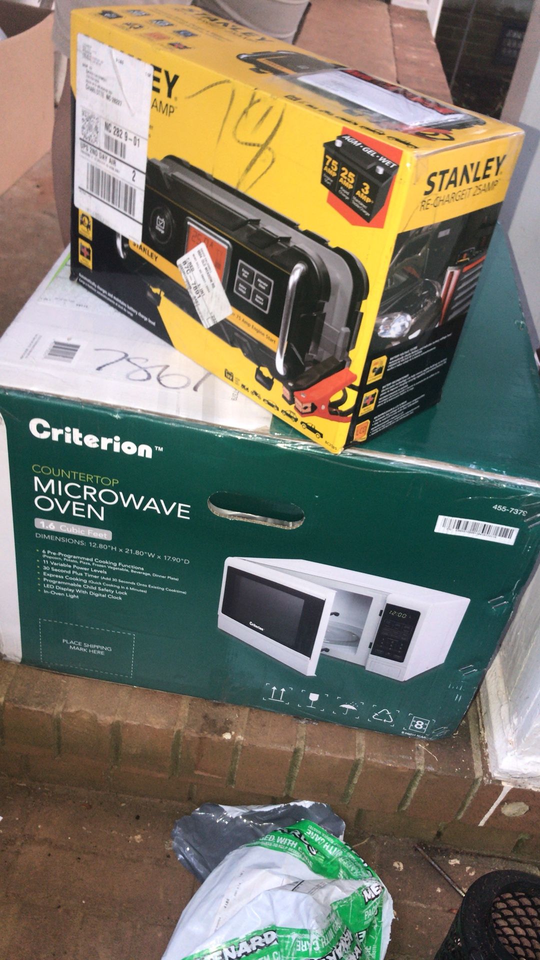 Criterion Microwave oven