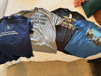 Lot of 4 Men’s XL T-shirts Star Wars & Others - New & Near New