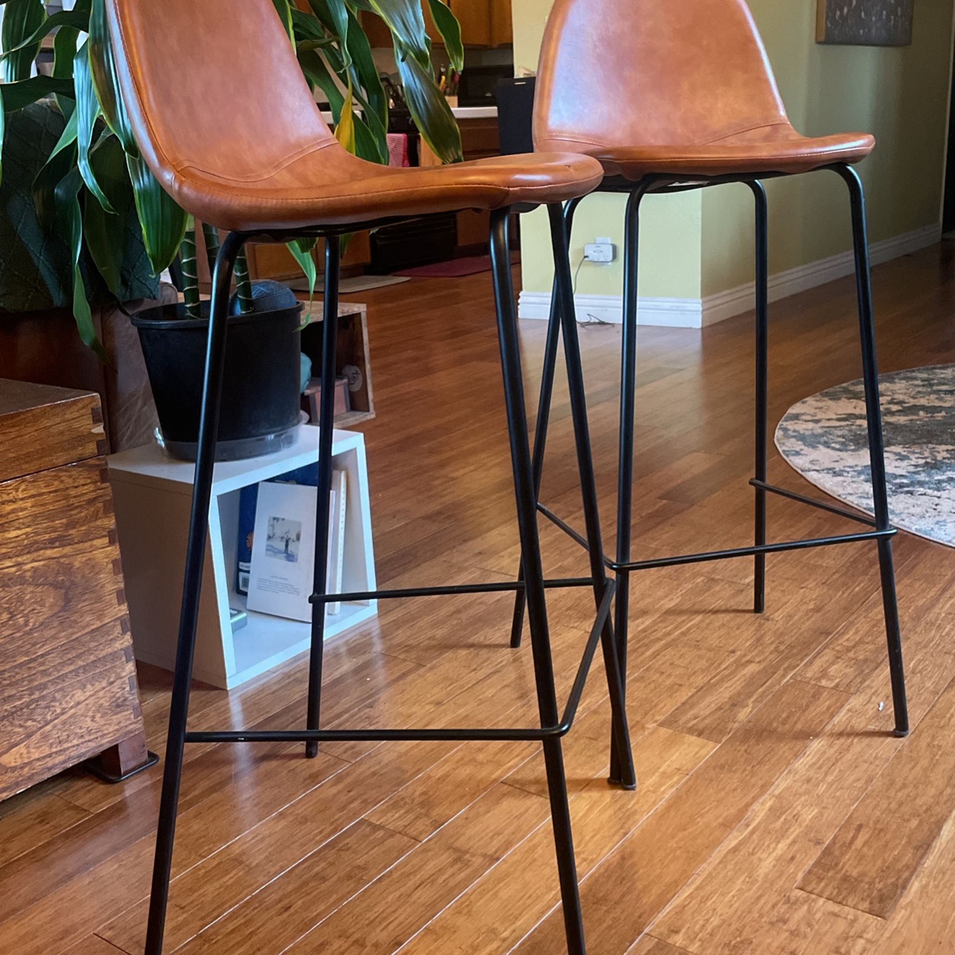 Carmel Faux Leather Bar Stool Set