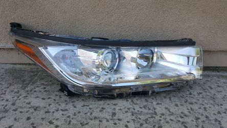 17 18 19 2017 2018 2019 TOYOTA HIGHLANDER RIGHT PASSENGER HEADLIGHT HEAD LIGHT LAMP OEM
