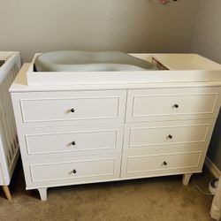 Dresser With Topper Set