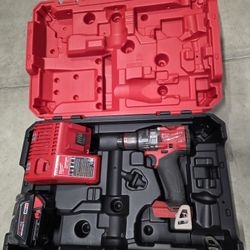 Milwaukee 1/2" Hammer Drill Kit 