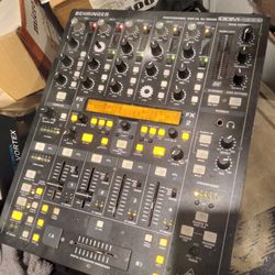 Dj Mixer Behringer Ddm4000 
