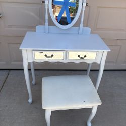 Little Girls Desk