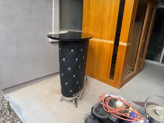 Beautiful Home Bar – Perfect for Entertaining – $200